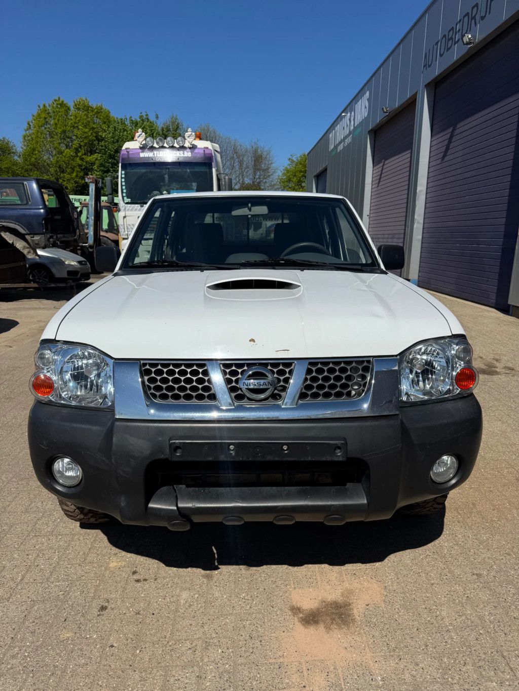 Nissan Navara **4X4-2500DIESEL**