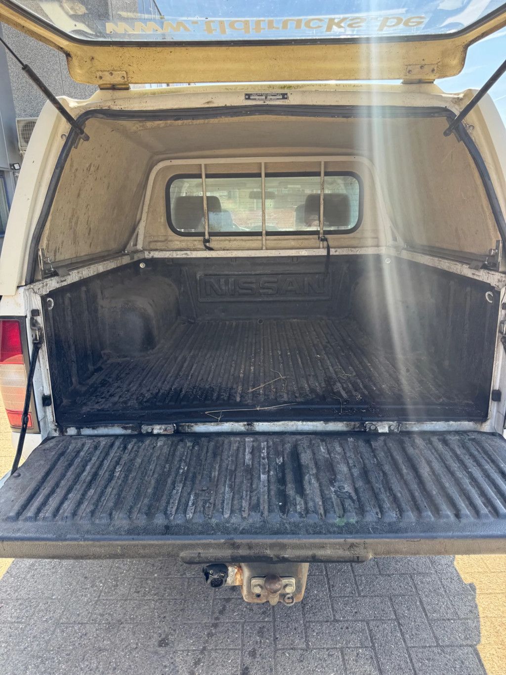 Nissan Navara **4X4-2500DIESEL**