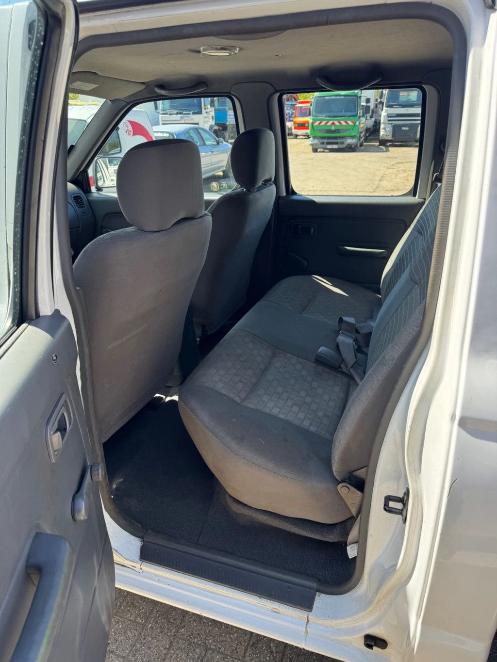 Nissan Navara **4X4-2500DIESEL**