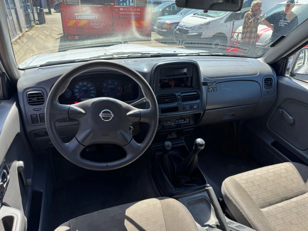 Nissan Navara **4X4-2500DIESEL**