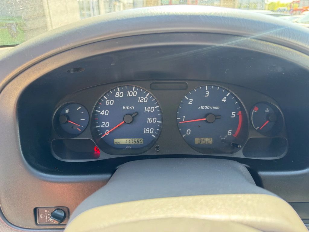 Nissan Navara **4X4-2500DIESEL**