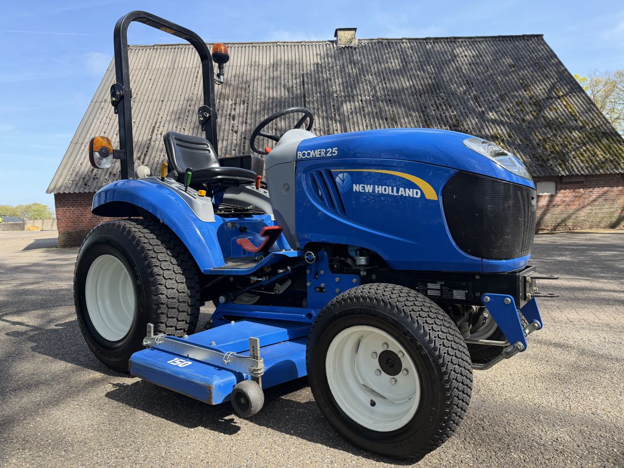 New Holland Boomer 25