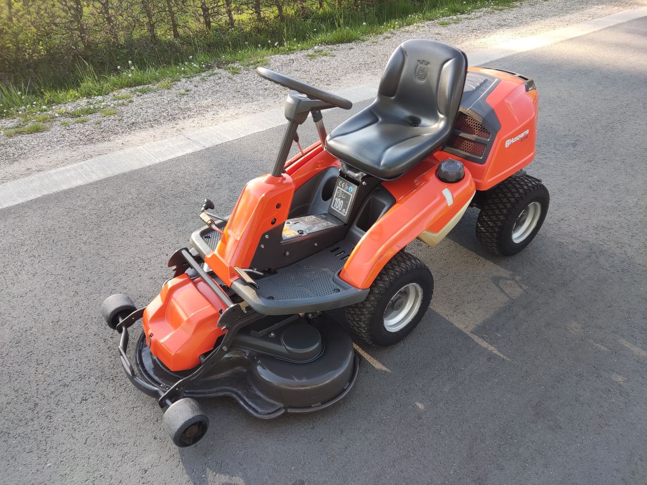 HUSQVARNA zitmaaier (type R216, B&S, 103 cm, hydro, i.z.g.s)