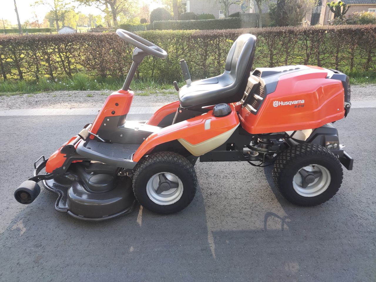 HUSQVARNA zitmaaier (type R216, B&S, 103 cm, hydro, i.z.g.s)
