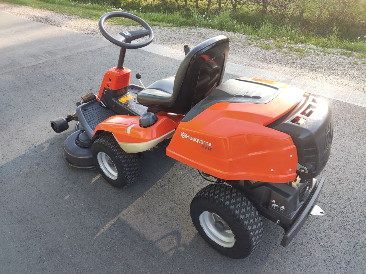 HUSQVARNA zitmaaier (type R216, B&S, 103 cm, hydro, i.z.g.s)