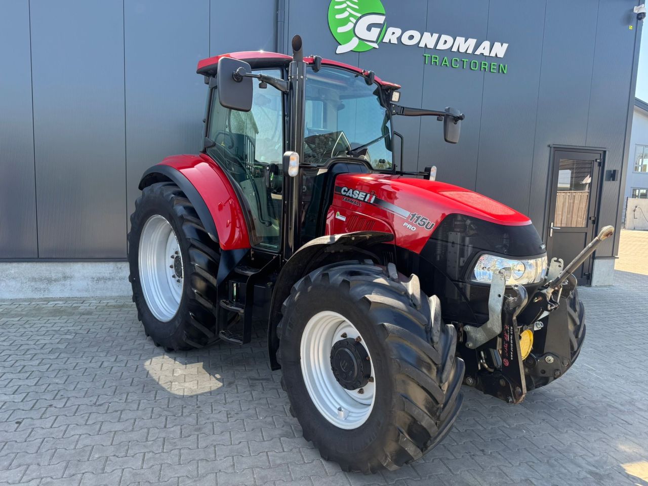 Case Farmall 115U PRO