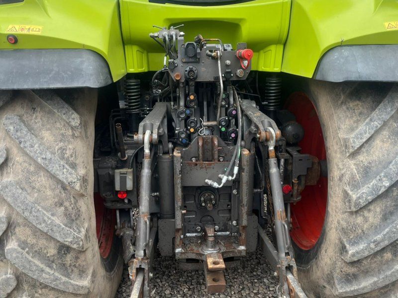 Claas ARION 650 Cebis med frontlift