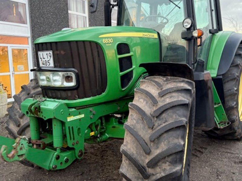 John Deere 6830 PREMIUM FRONTLIFT, TLS AFF. FORAKSEL