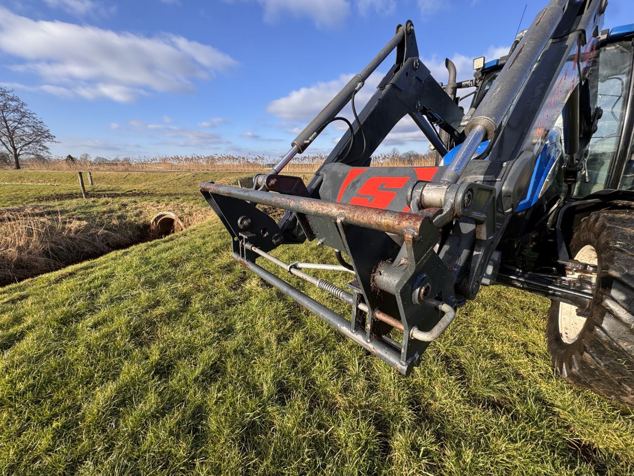 New Holland T6010 met voorlader