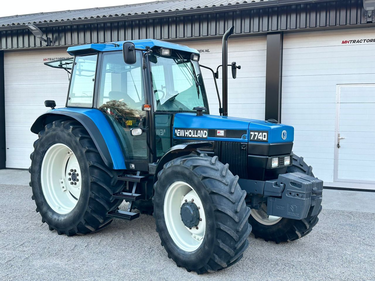 New Holland 7740