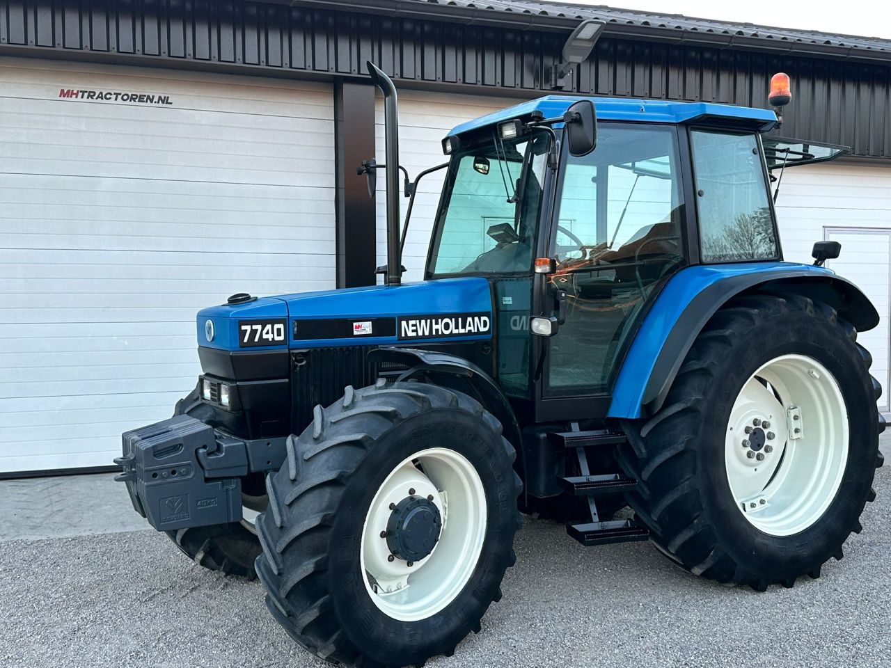 New Holland 7740