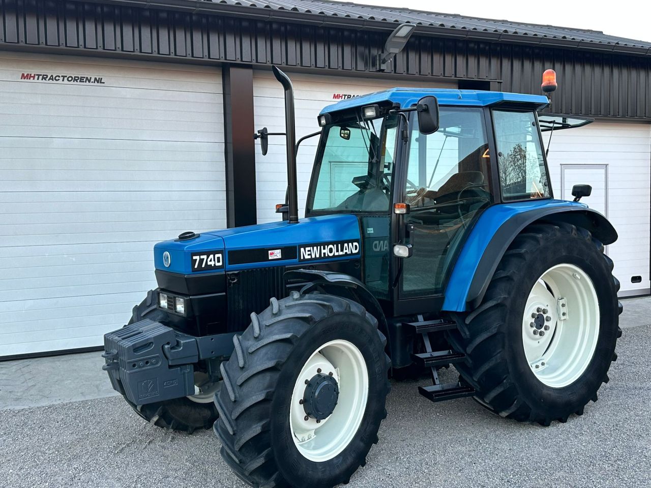 New Holland 7740