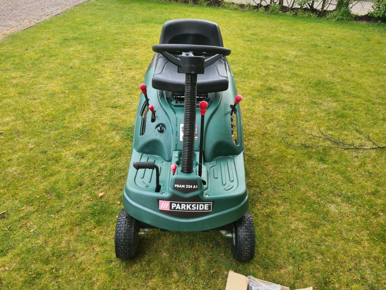 Parkside zitmaaier met opvangbak 2021.