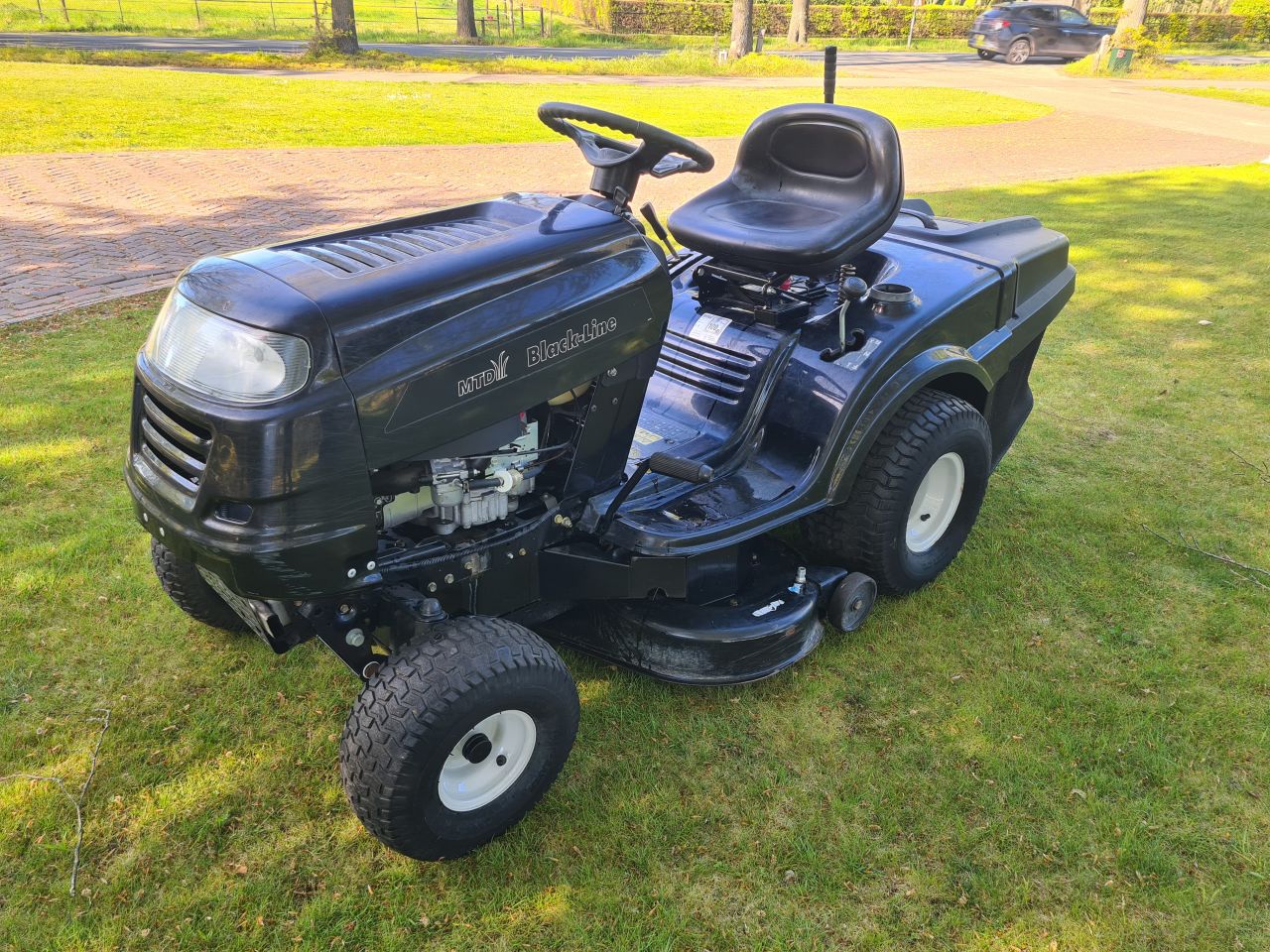 MTD zitmaaier met opvangbak.