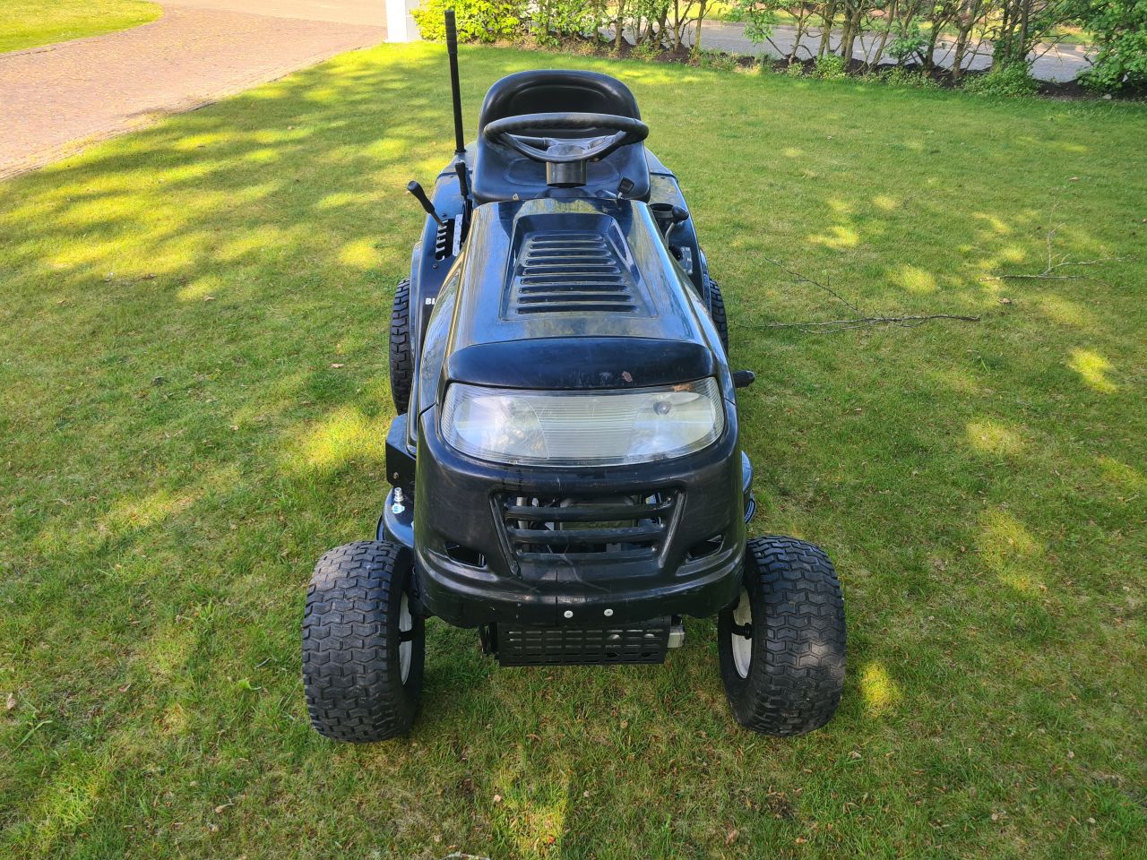 MTD zitmaaier met opvangbak.