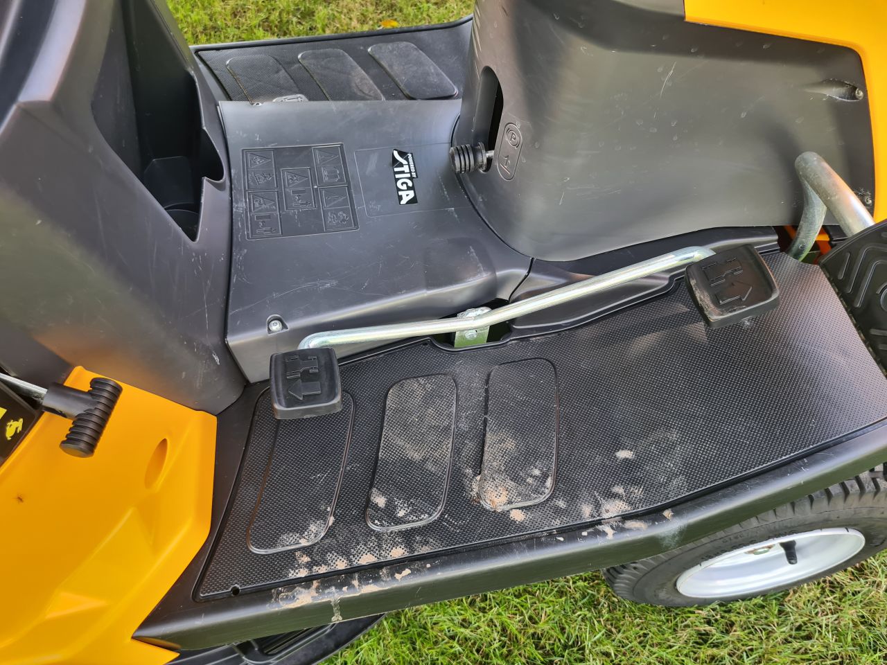 Stiga combi 1066 HQ zitmaaier hydrostaat met opvangbak.