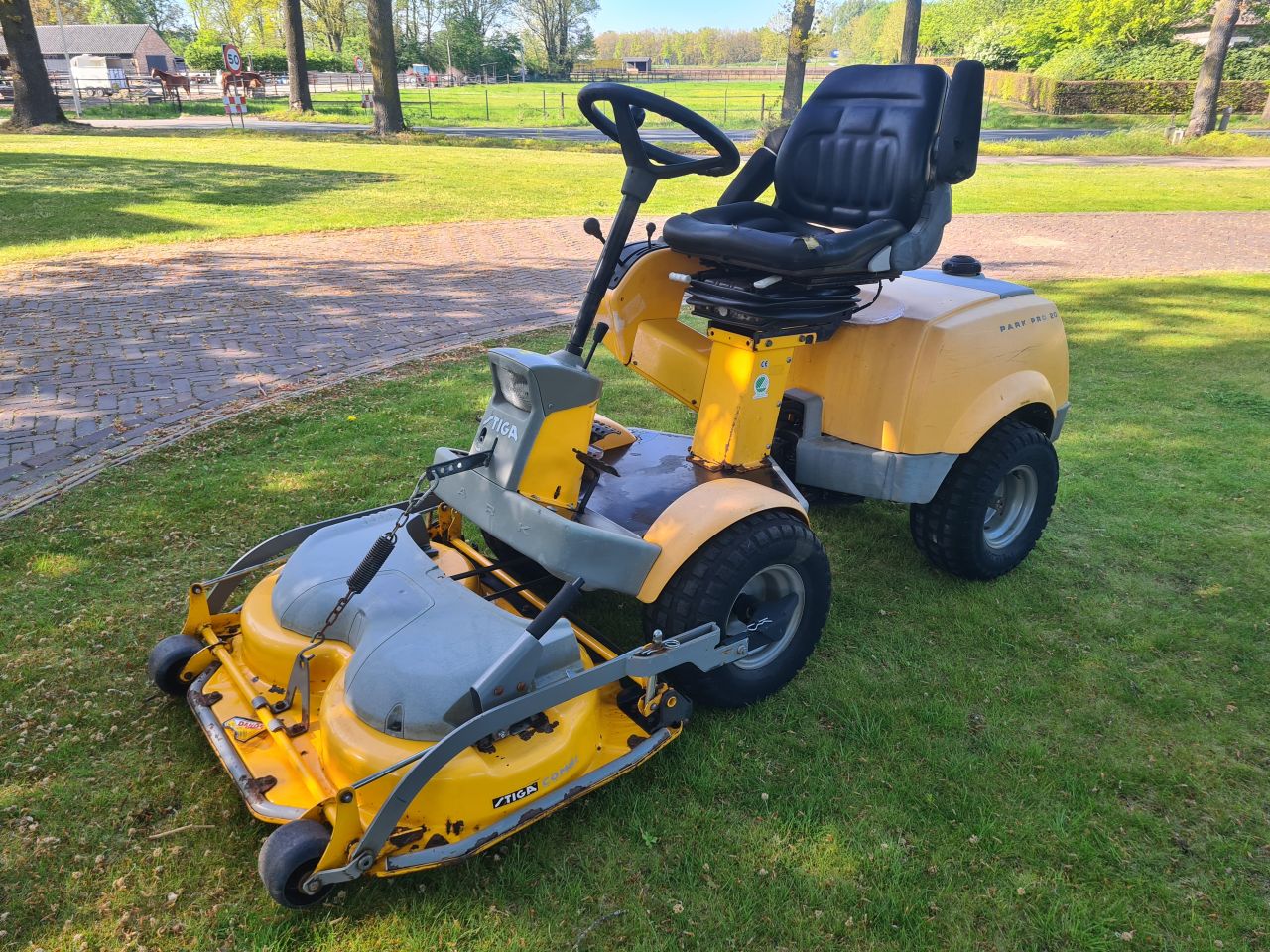 Stiga park Pro 20 stuurbekrachtiging 2 cilinder Vanquard.