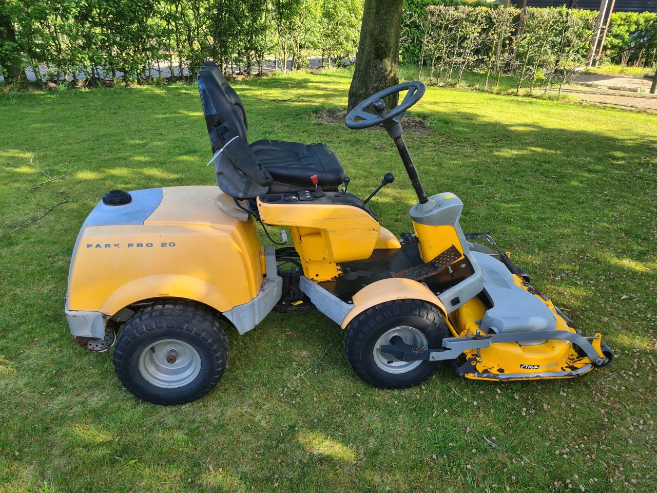 Stiga park Pro 20 stuurbekrachtiging 2 cilinder Vanquard.