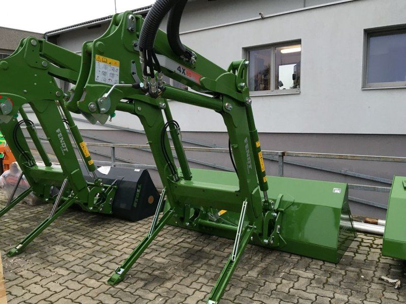 Fendt Cargo 4X75