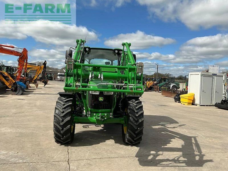 John Deere 5105m