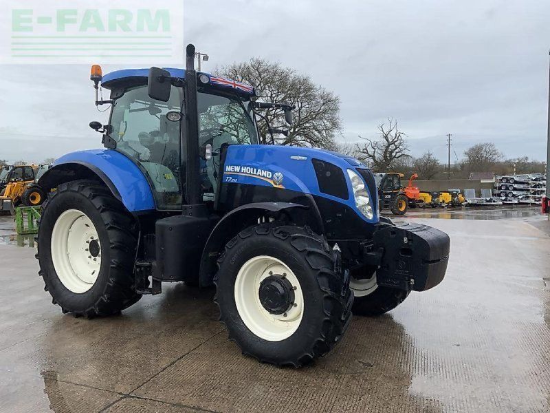 New Holland t7.210 auto command  (st25411)