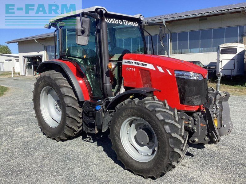 Massey Ferguson 5711
