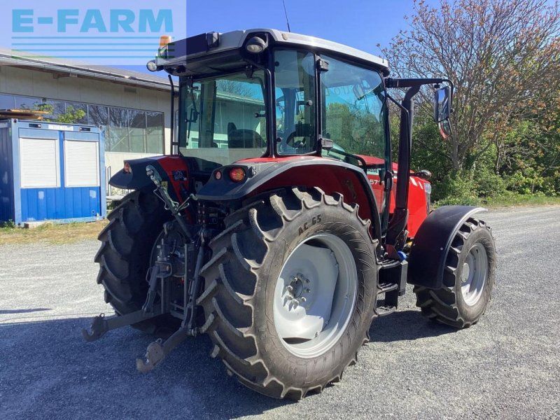 Massey Ferguson 5711