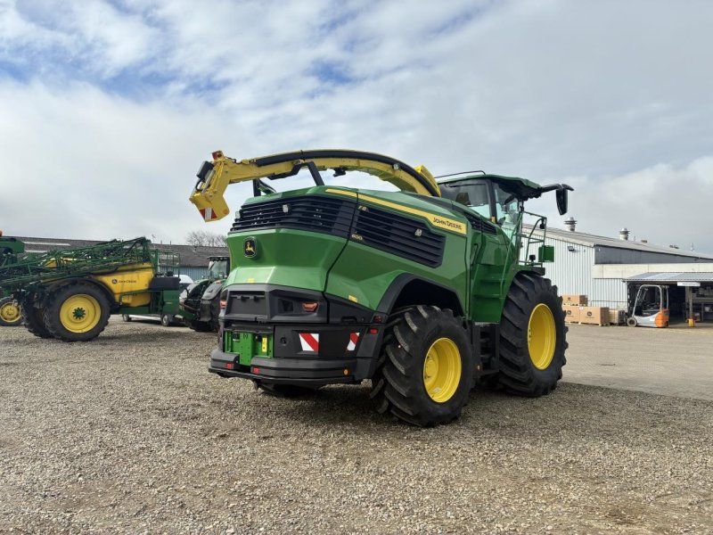 John Deere F8 600