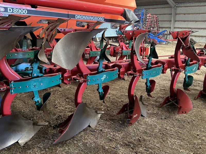 Kverneland 100, 5 furet. Årg. .