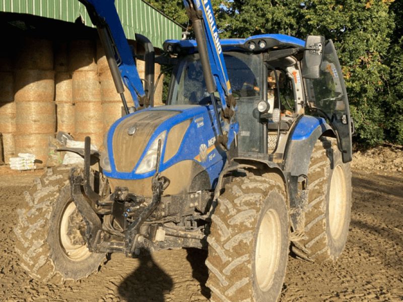 New Holland T6.145 DYNAMIC COMMAND