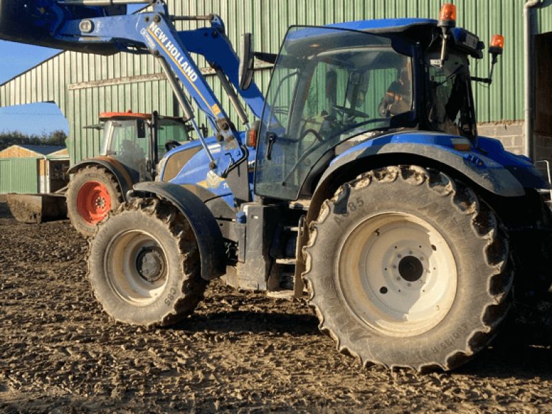 New Holland T6.145 DYNAMIC COMMAND