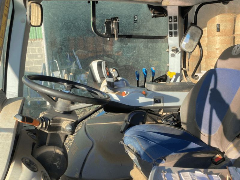 New Holland T6.145 DYNAMIC COMMAND