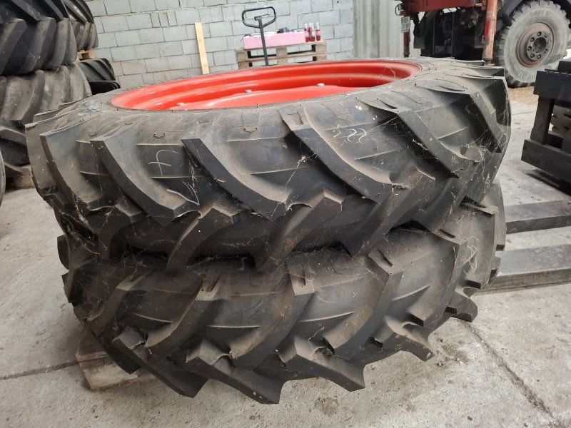 Trelleborg 2 Stück 12.4R36 mit Felge