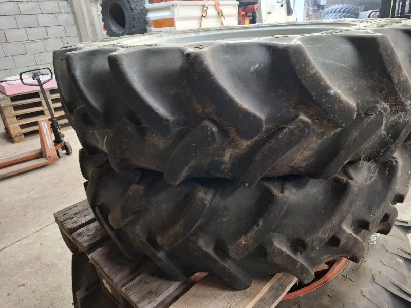 Continental 2 Stück 280/85R28 mit Felge