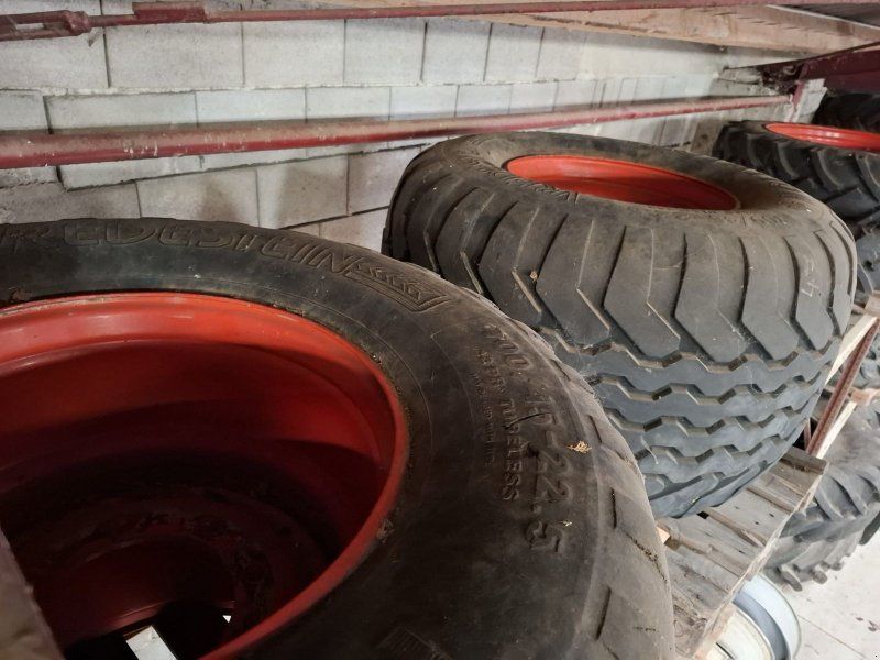 Vredestein 2 Stück : 700/45R22,5