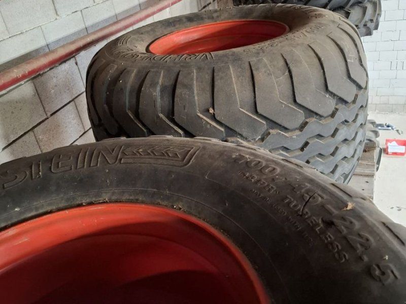 Vredestein 2 Stück : 700/45R22,5