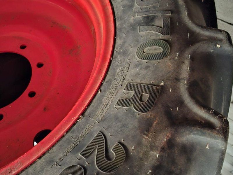 Mitas 2 Stück 380/70R28 mit Felgen