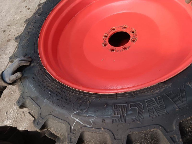 Alliance 2 Stück : 320/85R36 mit Felgen