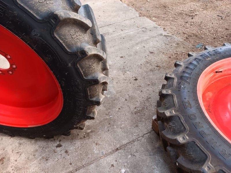 Alliance 2 Stück : 320/85R36 mit Felgen