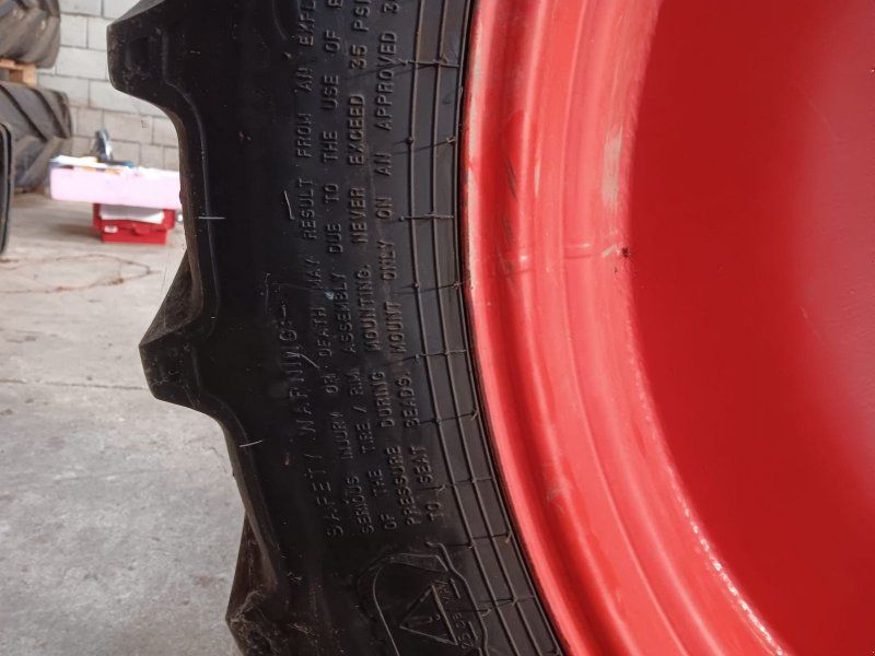 Alliance 2 Stück : 320/85R36 mit Felgen