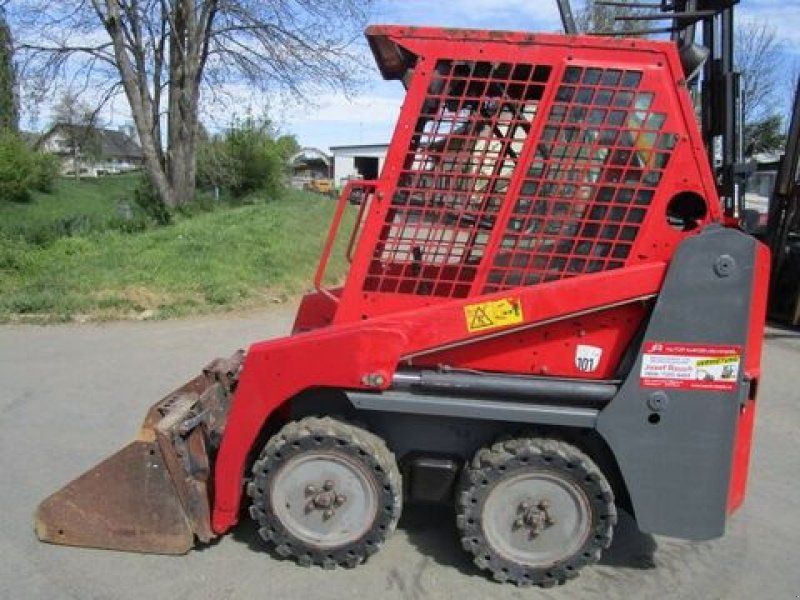 Bobcat S 70 Kompaktlader mit Schaufel