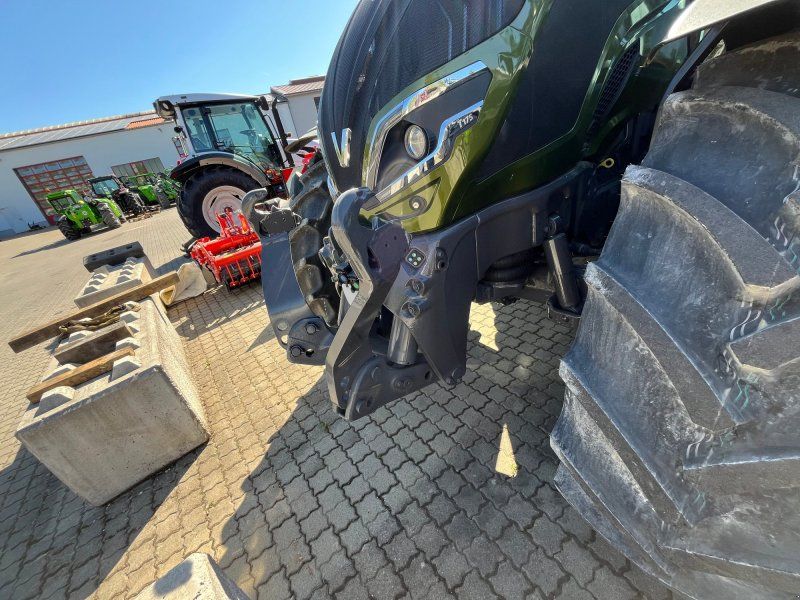 Valtra T 175 A mit FK und Rüfa