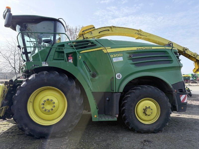 John Deere 8300