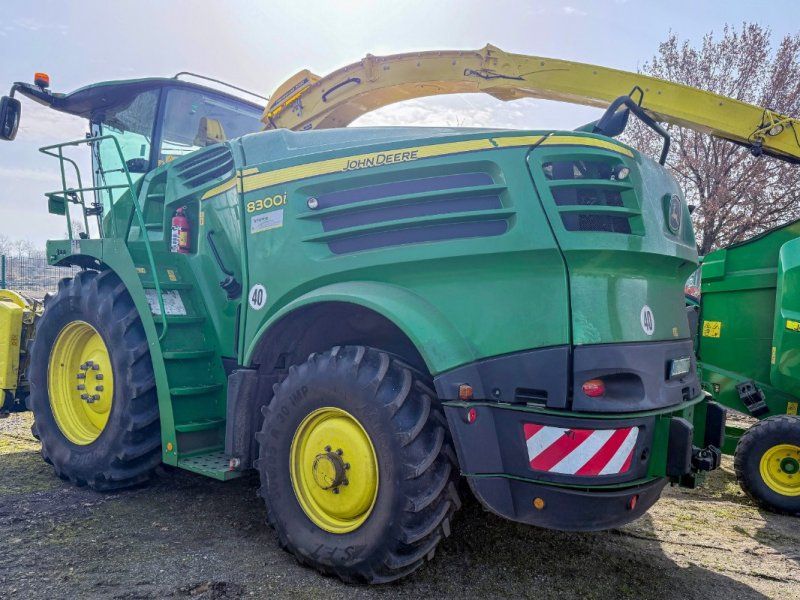 John Deere 8300