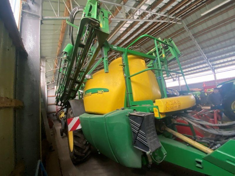 John Deere 740 i