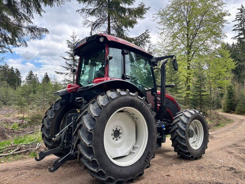 Valtra A 114