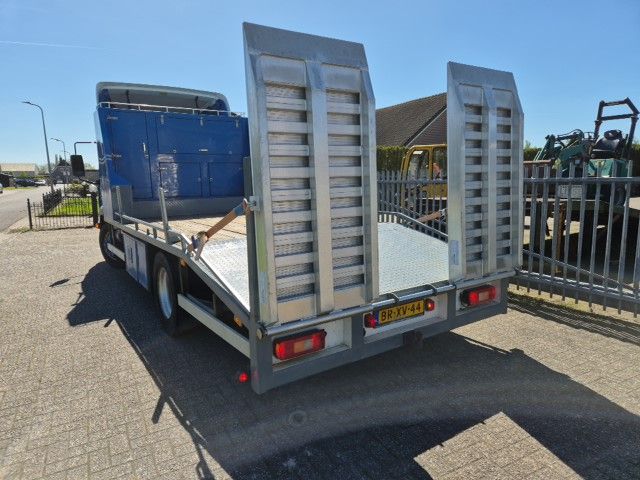 Volvo FL 6 oprijwagen met zeer weinig kilometers. Zeer net.