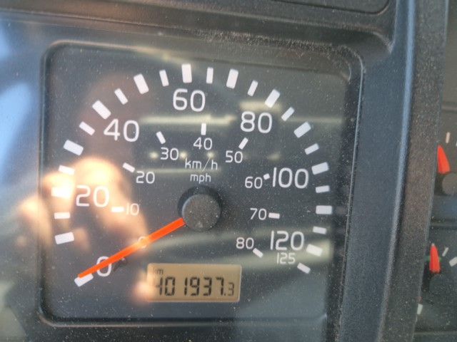 Volvo FL 6 oprijwagen met zeer weinig kilometers. Zeer net.