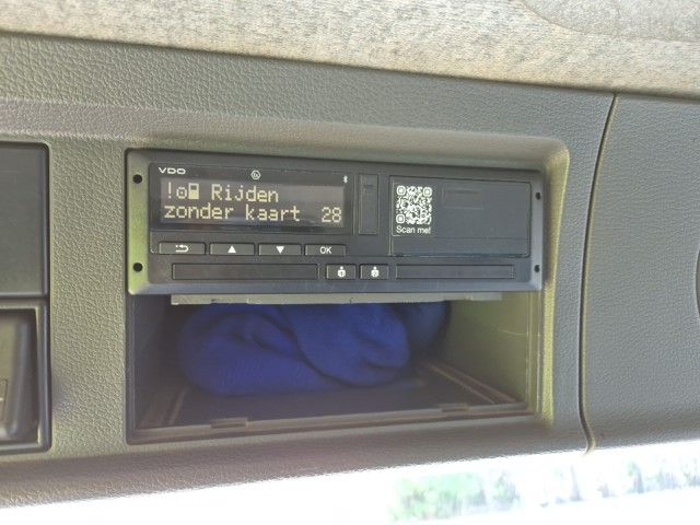 Volvo FL 6 oprijwagen met zeer weinig kilometers. Zeer net.