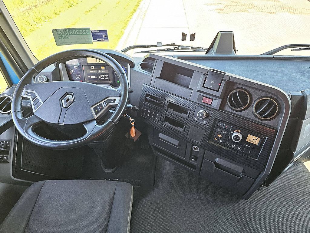 RENAULT T 520